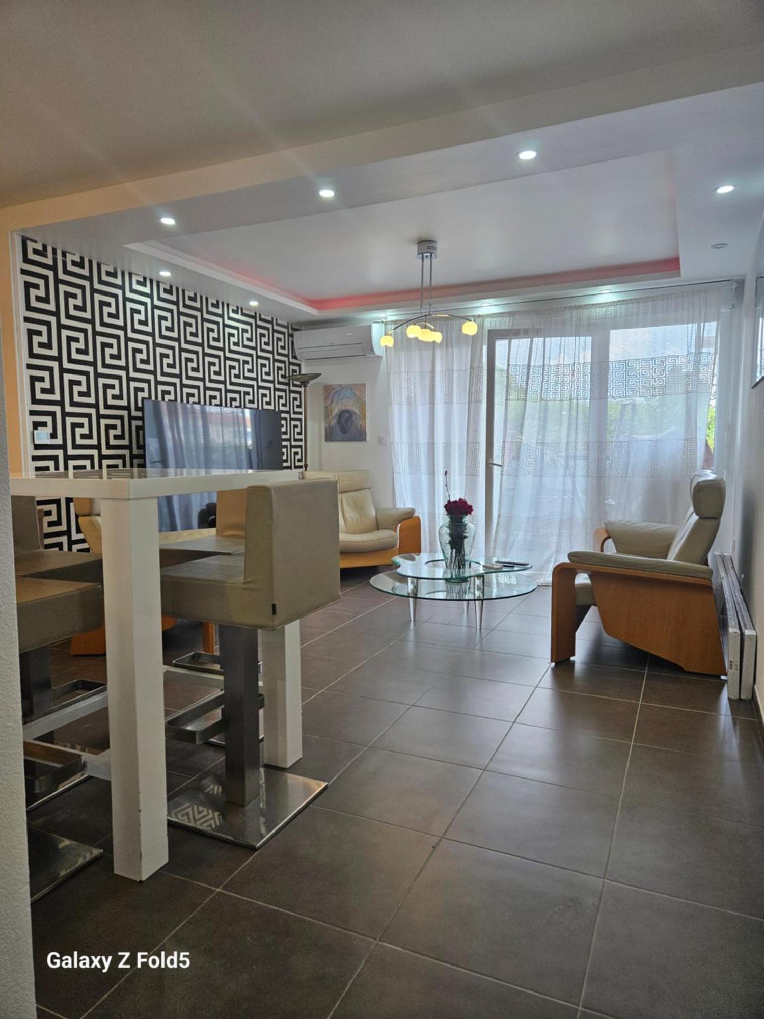 Via Center Bat A Apartment Frejus Luaran gambar